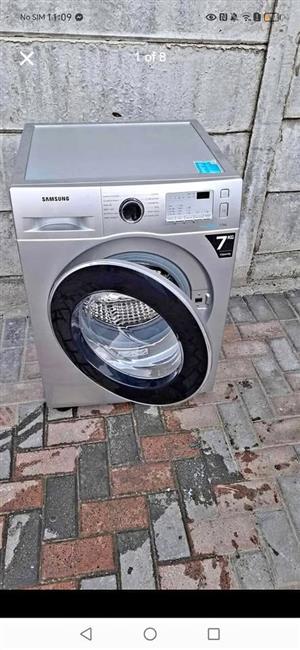SAMSUNG WASHING MACHINE VERY GOOD CONDITION