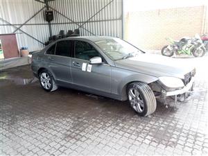 Mercedes w204 preface stripping for spares 