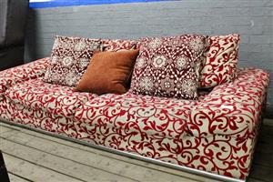 GREY AND RED 3 AND 1 SEATER S066547A