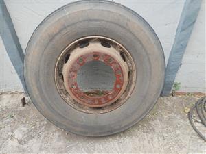 Truck or trailer spare wheel