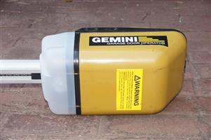 Gemini Garage Door Motor complete with Extrusion bar and bracket