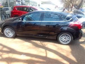 2013 Ford Focus 2.0 BLACK COLOR PETROL 77.000km 