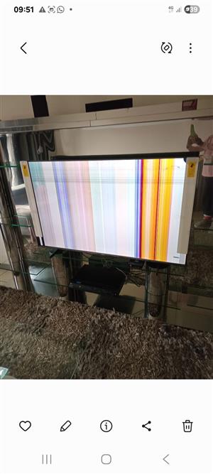 Hisense 58-inch Smart TV cracked screen 