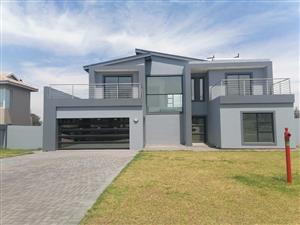 House For Sale in Helderwyk Estate