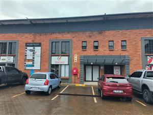 267m² Industrial Warehouse to Let in Secure Business Park