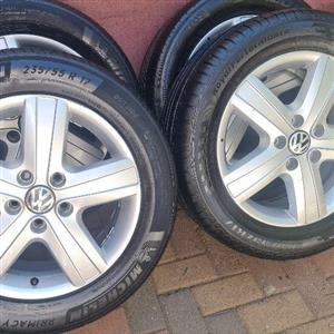 VW CARAVELLE T5/T6 OEM 17IN MAGS AND TYRES 