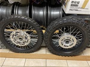 KTM 690 / Husqvarna 701 - Excel rims, Hubs, Tyres and new bearings, seals, balan