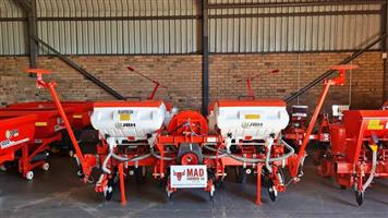 New 4 row pneumatic precision planters for sale at Mad Farmer SA