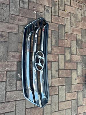 Hyundai Santa Fe Main Front Bumper Grill
