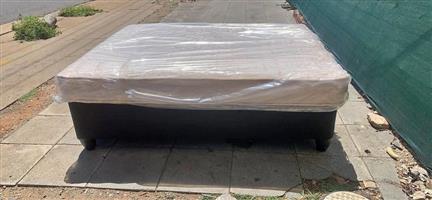 Sealy posturpedic queen bed  280 Steve Biko road  Gezina  Pretori