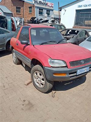 TOYOTA RAV 4 1999 STRIPPING FOR SPARES