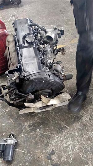 TOYOTA HILUX 2L 2.4 ENGINES FOR SALE