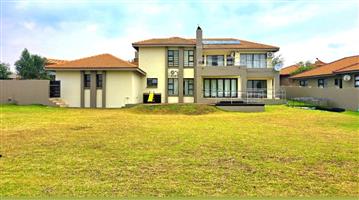 Luxurious 4-Bedroom Family Home in Bankenveld Golf Estate.