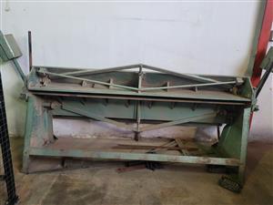 Heavy-duty 2.5-meter manual straight metal bender