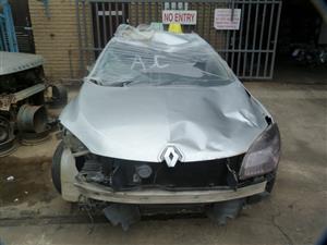 Renault Megane III 1.6 Dynamique Manual Silver - 2011 STRIPPING FOR SPARES