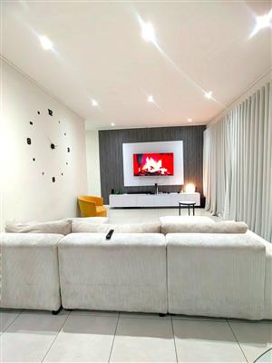 Spacious Modern 2-Bedroom Apartment with Table Mountain Views in a Secure Lifestyle Estate!