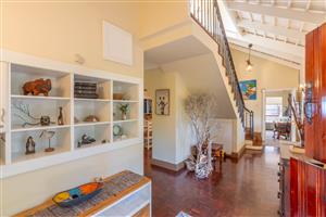 Spacious 6 Bedroom Sectional title Unit