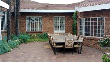 Stunning 3 bedroom home in Dalpark Ext 1 for sale