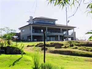 Grandstand Waterfront Gem with magnificent all-embracing Vaal River/Vaal Dam Wall views.