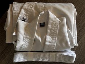 KARATE SUIT SET SIZE 000
