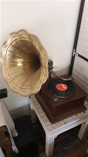 1930 Leola Electric No 541 swiss made gramophone