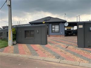 House For Sale in Witpoortjie
