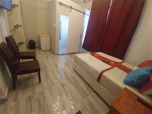 COZY ROOMS AVAILABLE IN WOODSTOCK ON AFFORDABLE PRICE