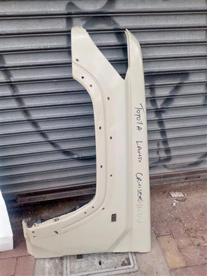 Toyota Land Cruiser Fender whatsApp for Sale