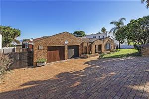 Plattekloof – Versatile Family Home with Dual‑Living Wing & Entertainment Spaces