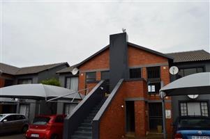 Townhouse For Sale in Birchleigh
