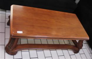 BROWN WOODEN COFFEE TABLE S062578E