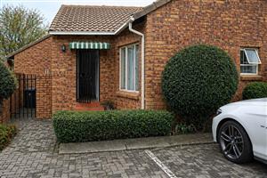 Townhouse For Sale in Allens Nek