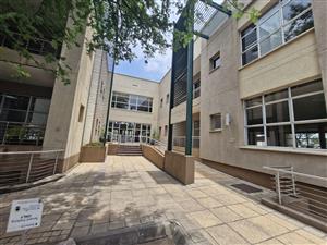 Beautiful serviced offices in die Hoewes