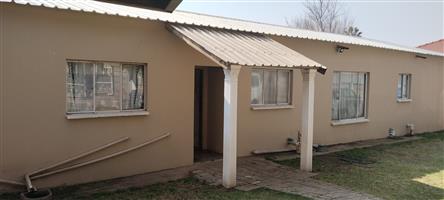 Family Oasis on a Corner Stand – Spacious 4-Bedroom Home with Pool, Office, and Double Access!