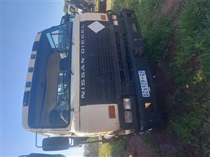 Nissan CW Series Vacuum truck 1993