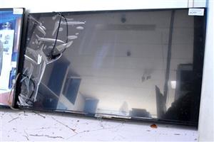 CONDORE 40INCH LED SMART TV W/REMOTE NO LEGS S067469A