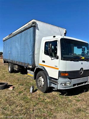 2004 Mercedes Benz  Atego 1517