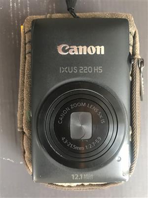  Canon IXUS 220 HS