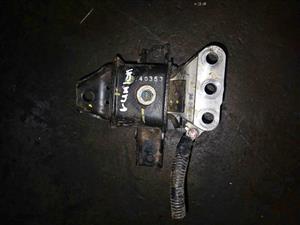 Toyota rumion right side mountain