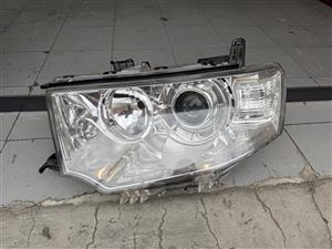 Mistubish Pajero Headlight 