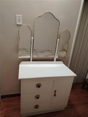 Dressing table 