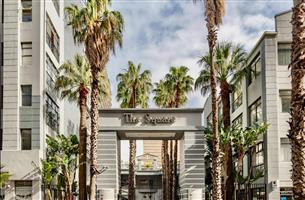 Fully Furnished 1-Bedroom Apartment in Cape Town City Centre with Pool, Gym & Parking