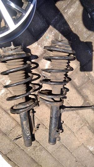 FORD FOCUS MK1 FRONT SHOCKS FOR SALE