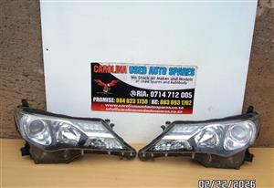Toyota Rav4 left and right side xenon headlights