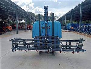 BOOMSPRAYER 1000L semi hydraulic