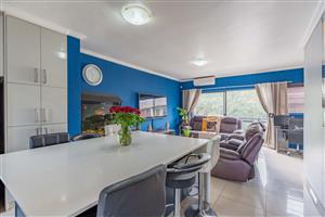 Contemporary Pet-friendly Townhouse in Serene Eco-Estate!