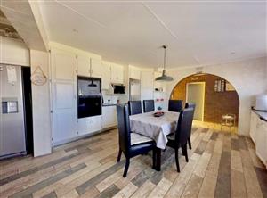 House For Sale in Brackenhurst