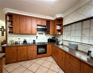 Your Perfect Modern Home in a Desirable Neighbourhood