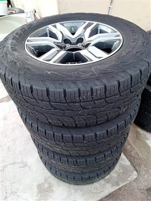 17" Toyota Hilux/Fortuner original mags with used 265/65/17 tyre to use for spare wheel 