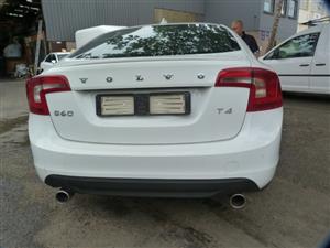 Volvo S60 T4 Elite Powerhift - 2013 STRIPPING FOR SPARES